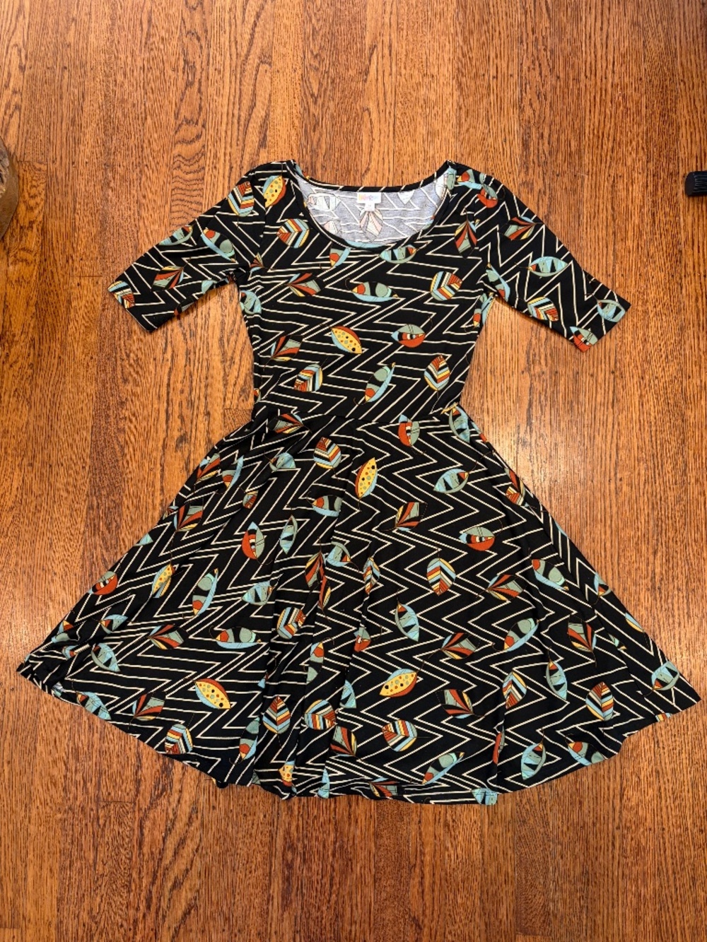 LuLaRoe Nicole Dress Black/White Geometric Leaf Print - Medium